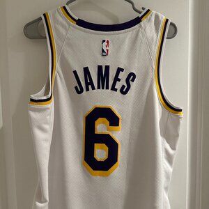 LeBron James Men's Los Angeles Lakers Nike White #6 Swingman Player Jersey